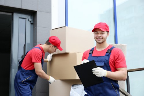 Flexible self storage in Balham for move-related belongings